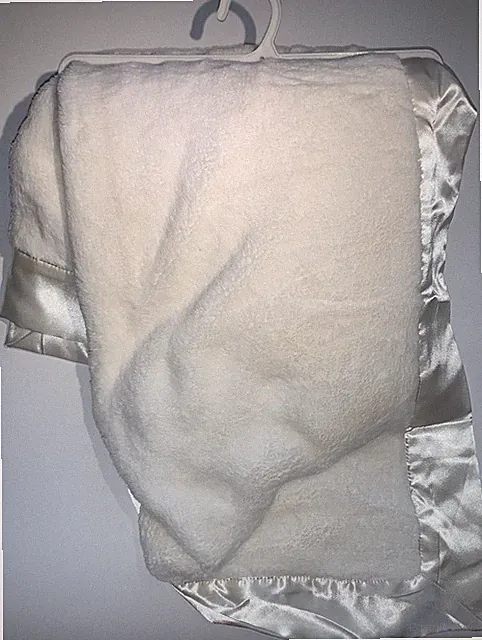 Baby Throw Blanket Super Soft Plush Fleece with Satin Trim Cream UNUSED, NO TAG