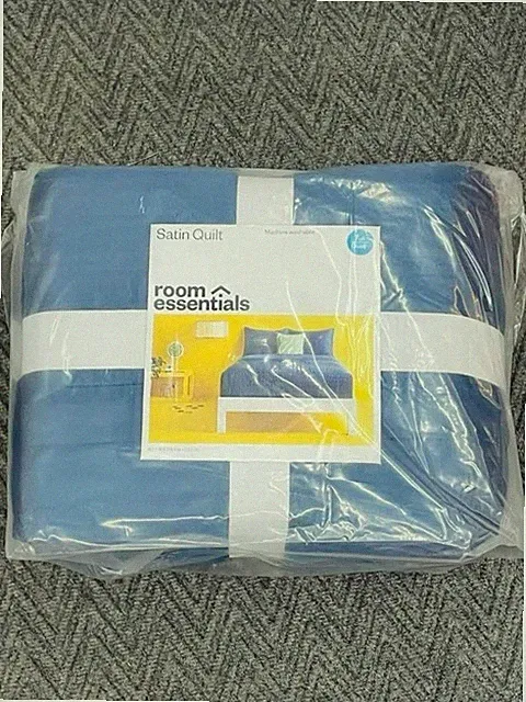 Room Essentials Satin Quilt Comforter Blue Full / Queen 86” X 90”