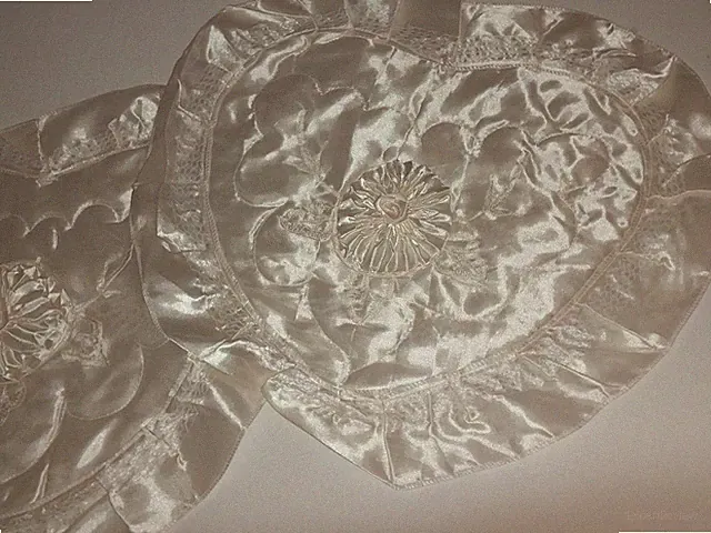 VTG SATIN SHINY BED COVER SHAMS PILLOWCASES WISHES N KISSES ENSEMBLE PILLOW NOS